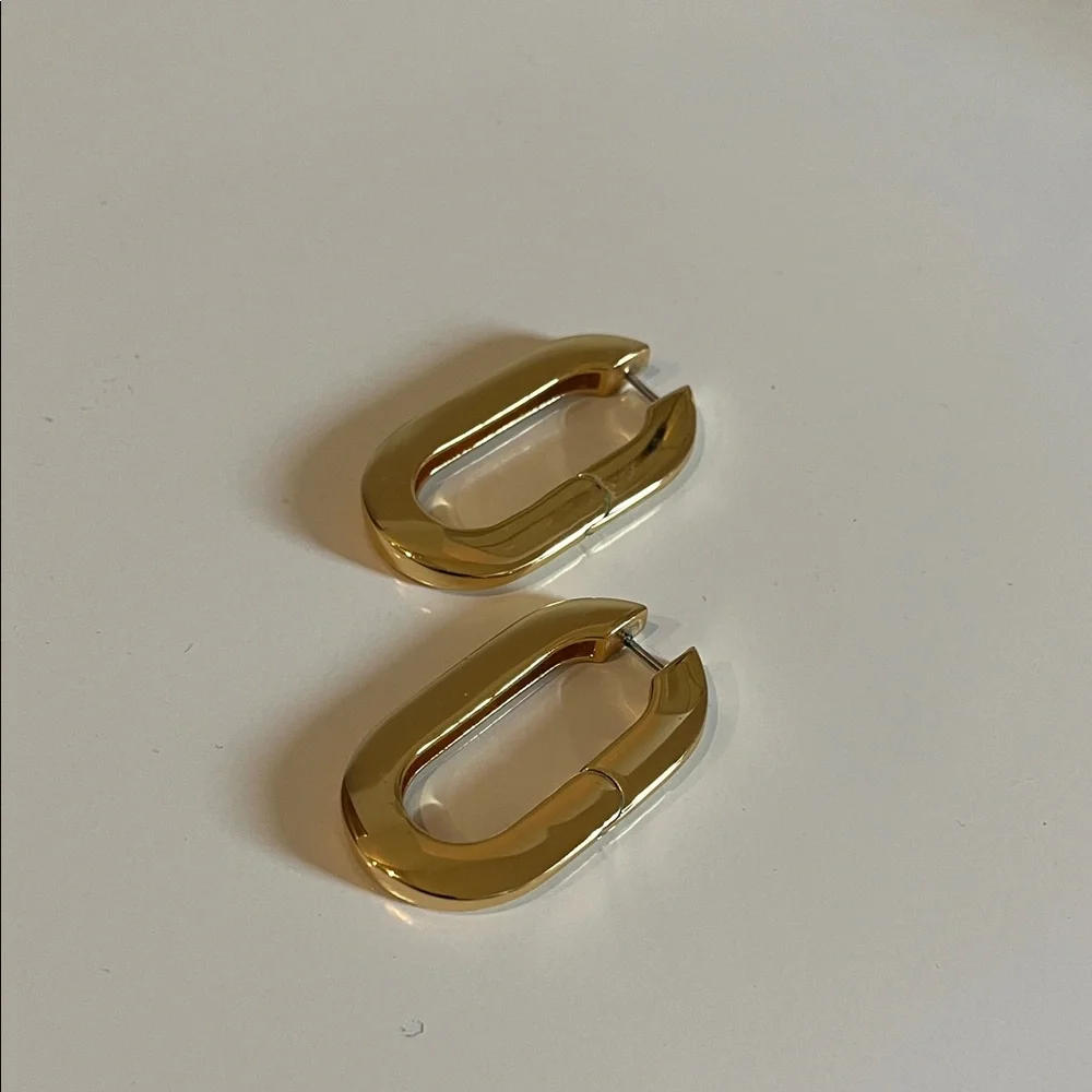 Jenny Bird Gold U-Link Rectangular Hoop Earrings - Picture 6 of 6